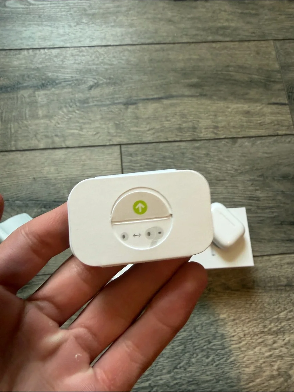 Apple AirPods Pro 3 never used (ONE DAY SHIPPING)